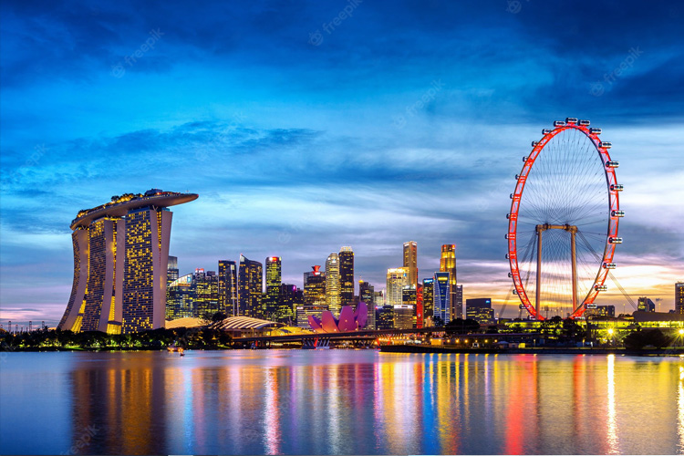 Hong Kong, Singapore Property to See Contrasting Fortunes 
