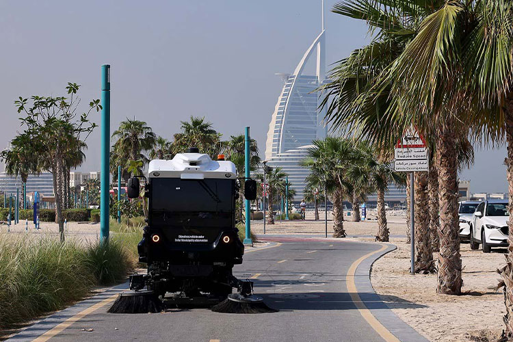 Dubai Municipality Initiates Testing Of Self-driving EV 