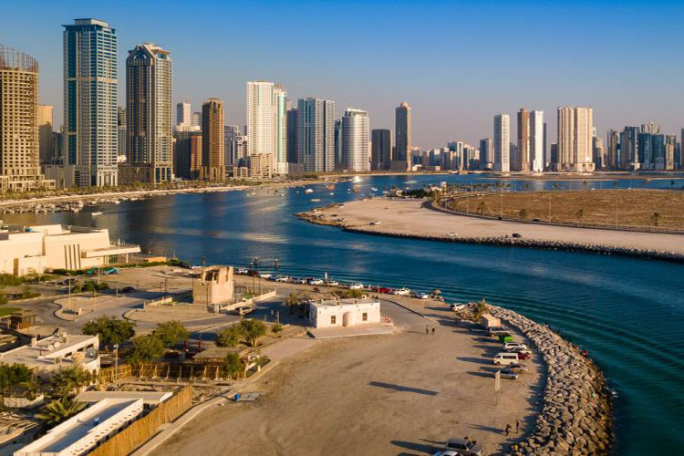 Sheikh Hamad Announces New Real Estate Laws 