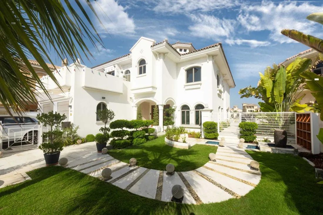 Dubai ultra-prime luxury residential waterfront homes