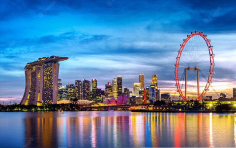 Hong Kong, Singapore Property to See Contrasting Fortunes 