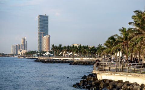 ROSHN Revamps Waterfront Walkway in Jeddah