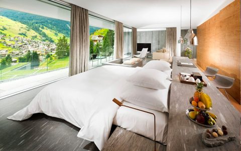 HITEK Signs Agreement With Swiss Luxury Hotel 