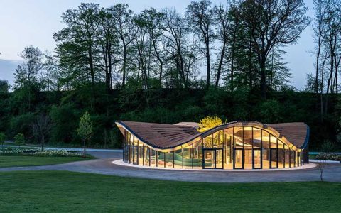 German University Creates Experimental Tower with Timber, Flax