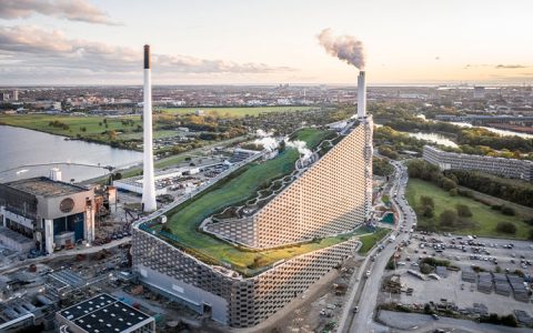 Copenhill - An Energy Plant With A Rooftop Ski Slope  