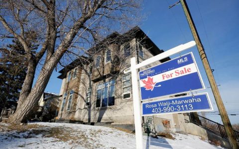 Canada Bans Foreigners from Buying Property 
