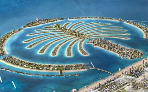 Hundreds Queue Up To Buy Nakheel Property